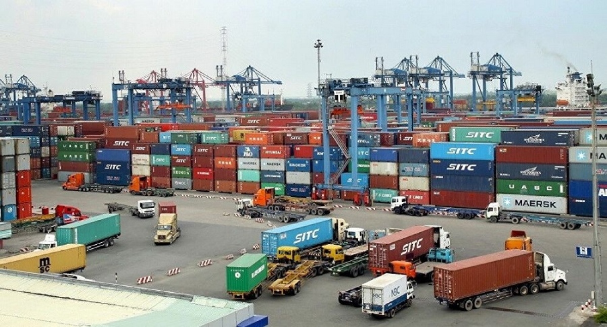 vietnam racks up trade surplus of us 1.97 billion during second half of march picture 1