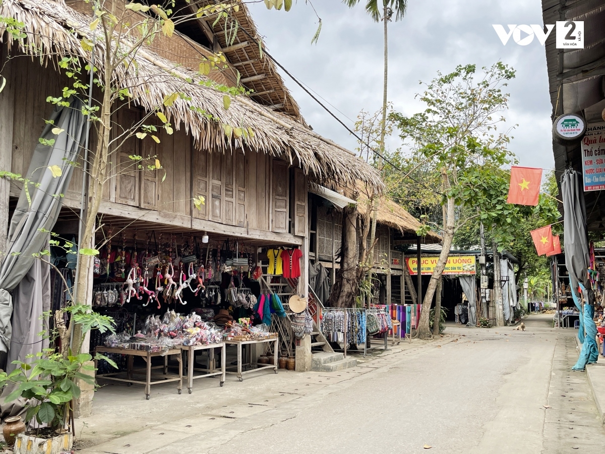 ban lac - Diem du lich van hoa cong dong hap dan hinh anh 2