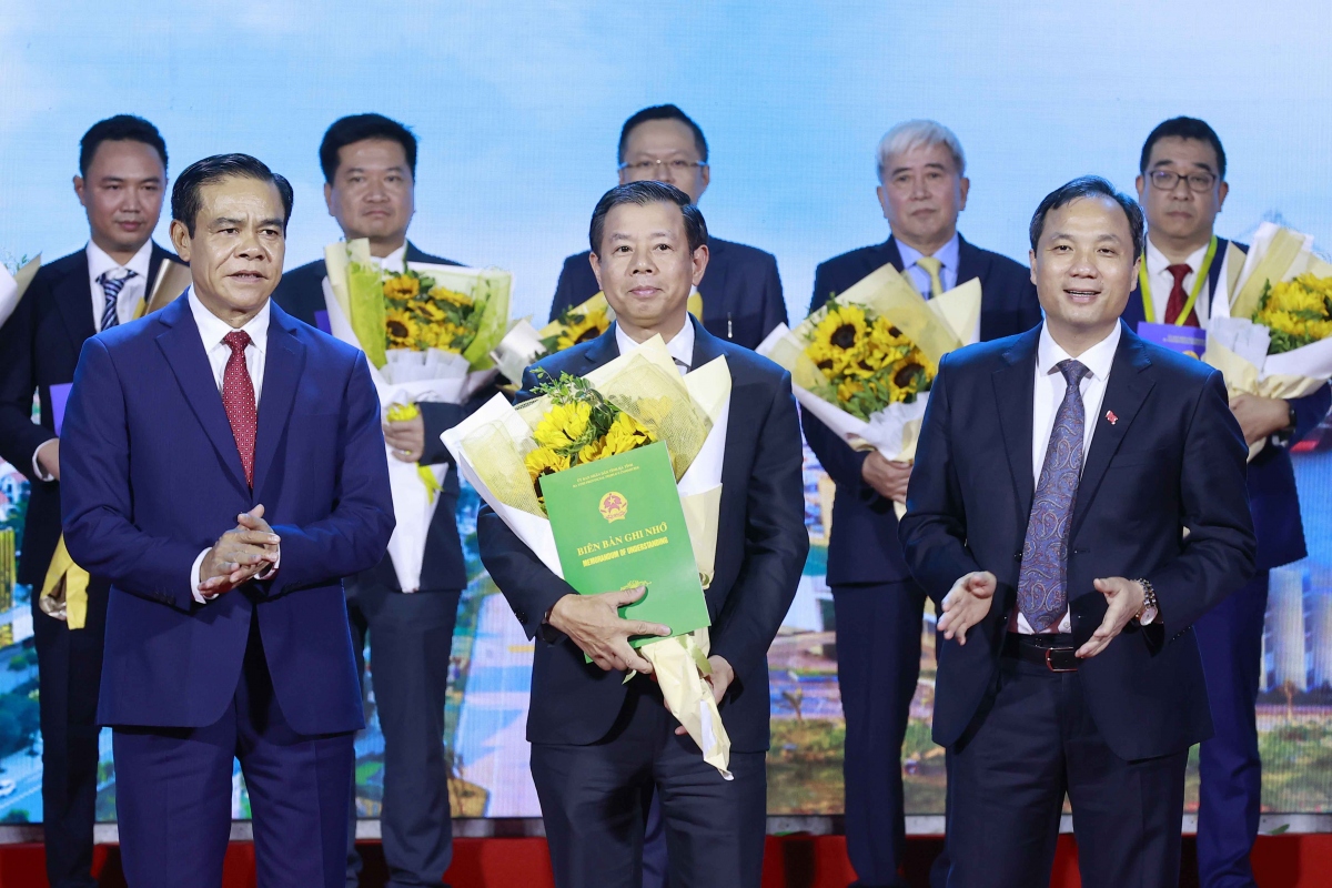chu tich quoc hoi vung dat 99 ngon nui hong se bien thach thuc thanh khat vong hinh anh 3 chu tich quoc hoi vung dat 99 ngon nui hong se bien thach thuc thanh khat vong hinh anh 3