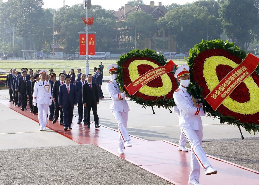 lanh dao Dang va nha nuoc vao lang vieng chu tich ho chi minh hinh anh 2