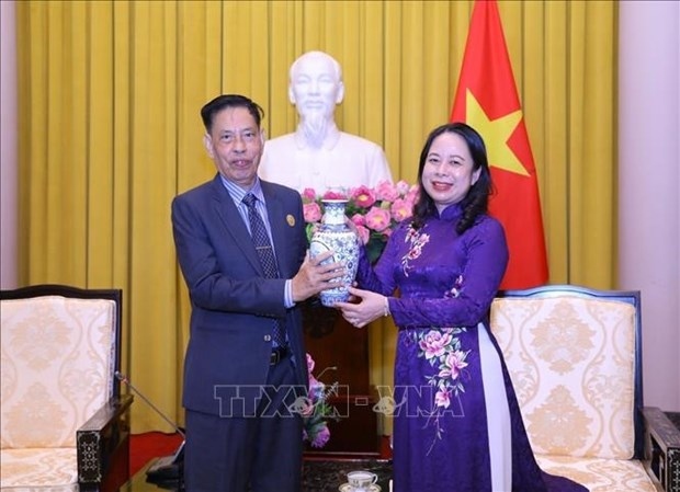 vice president receives cambodian front delegation picture 1