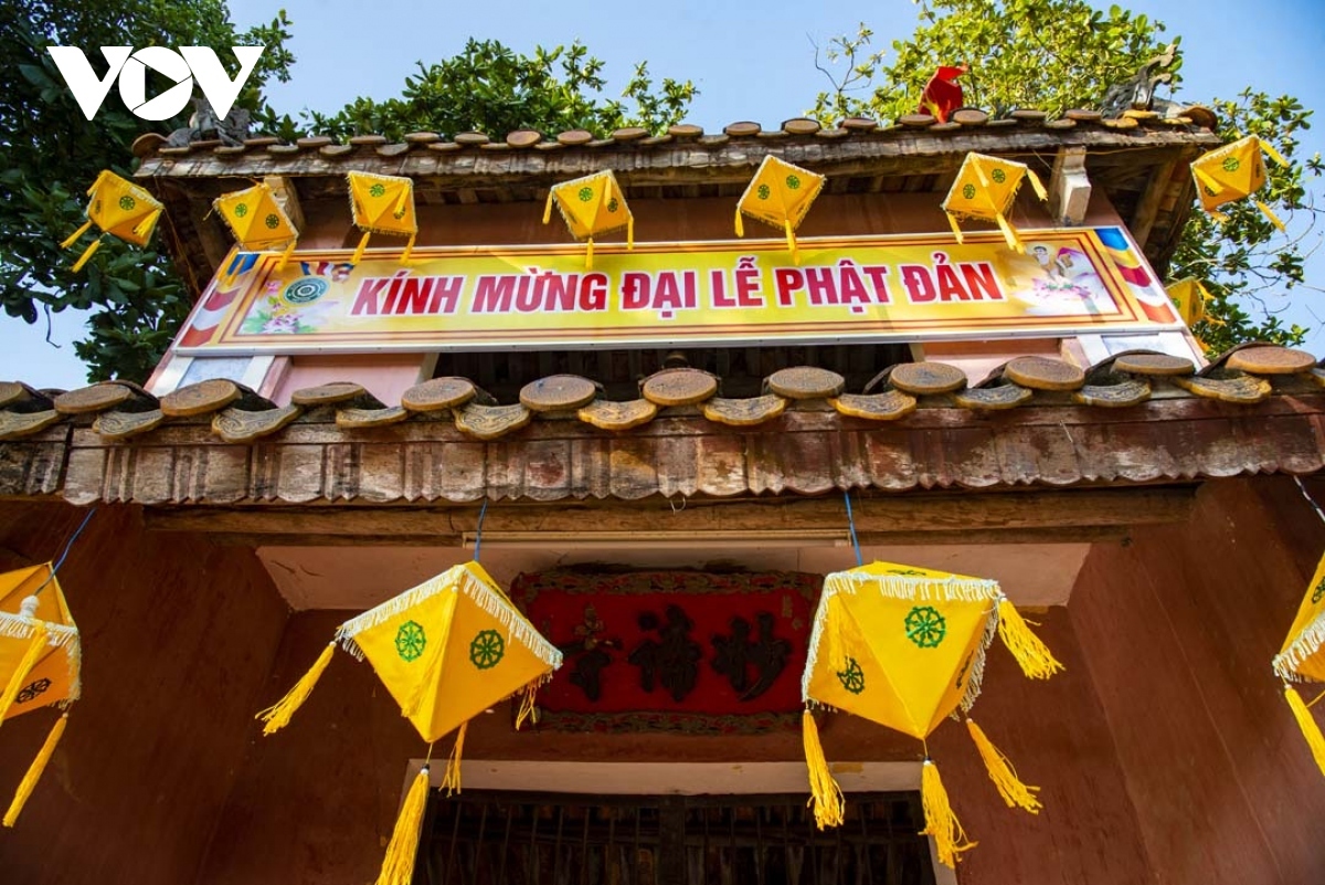 hue pagodas decorated for lord buddha s birthday celebration picture 3