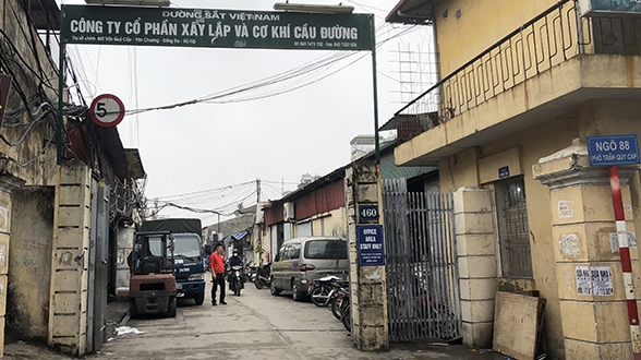 ha noi vi sao viec di doi cac co so gay o nhiem khoi do thi gap kho hinh anh 1