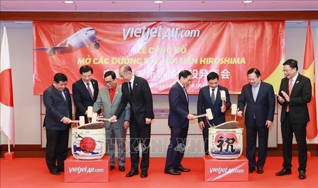 pm attends announcement of direct hanoi-hiroshima air route picture 1