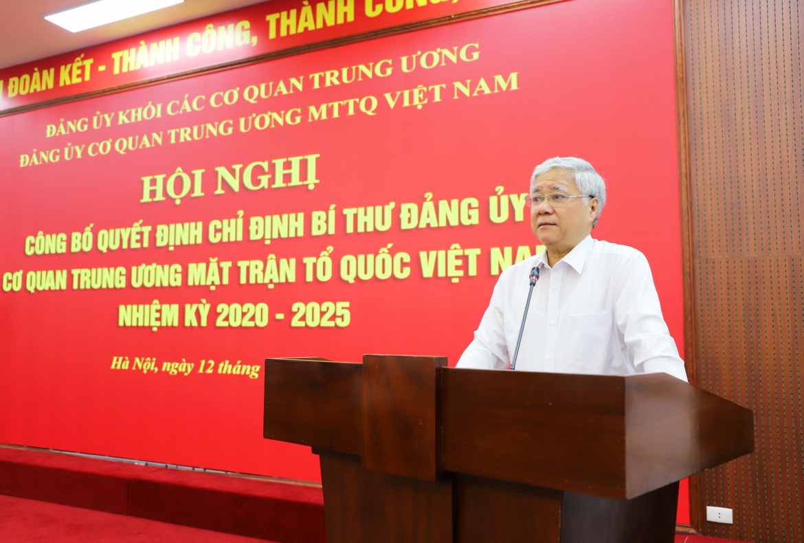 ba nguyen thi thu ha giu chuc bi thu Dang uy co quan trung uong mttq viet nam hinh anh 2