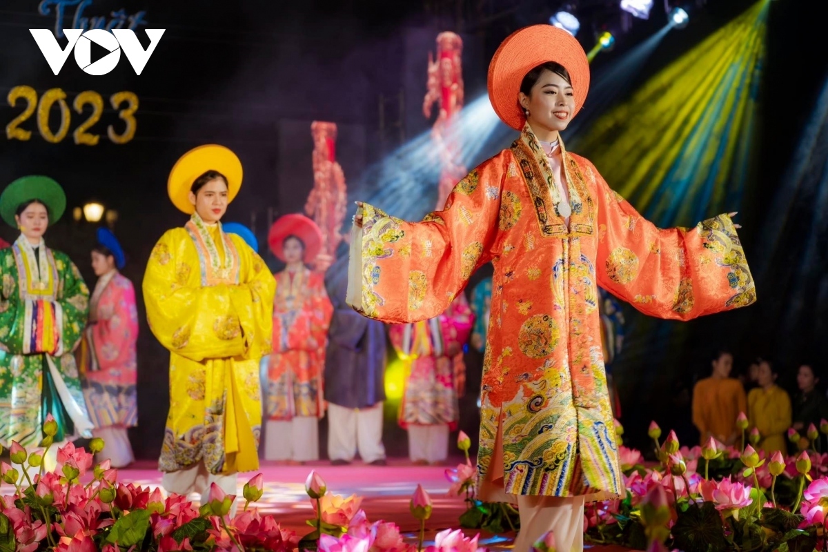 thua thien-hue province to host ao dai week 2023 picture 1