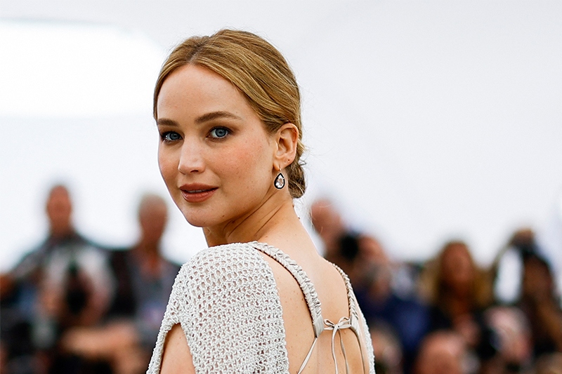 Jennifer Lawrence chia sẻ về lý do sản xuất “Bread and Roses”