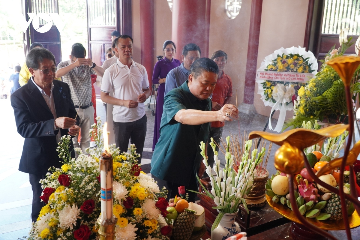 president ho chi minh memorial site in laos picture 4