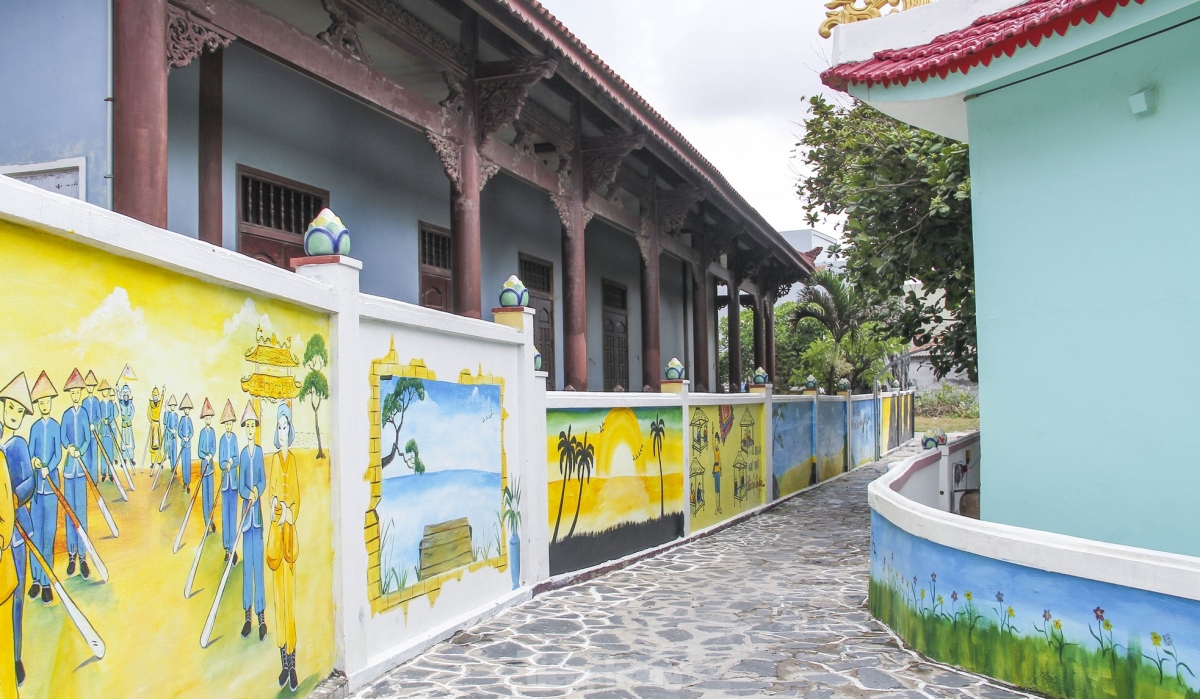 mural art revitalises nhon ly fishing village picture 10