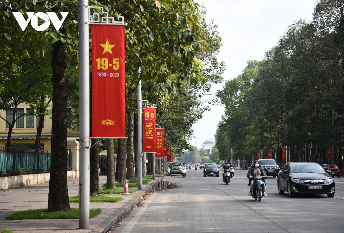 hanoi streets brilliantly decorated for president ho chi minh s birthday celebration picture 3