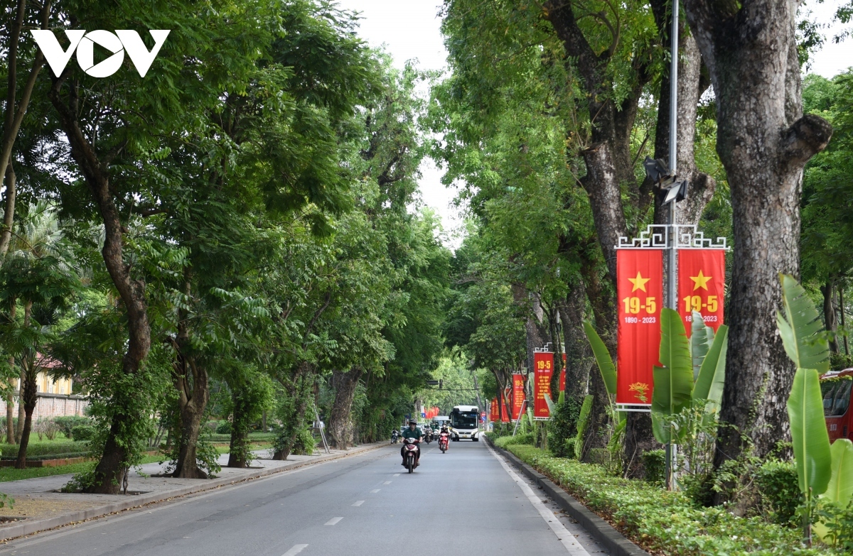 hanoi streets brilliantly decorated for president ho chi minh s birthday celebration picture 5