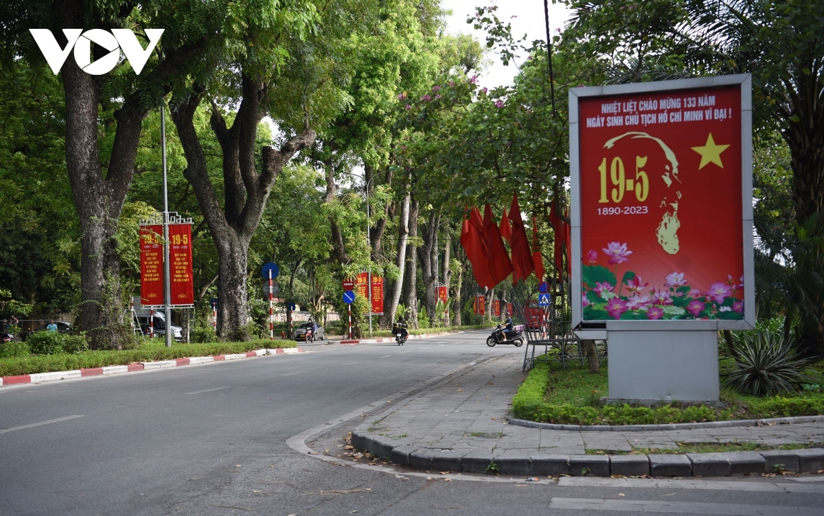hanoi streets brilliantly decorated for president ho chi minh s birthday celebration picture 6