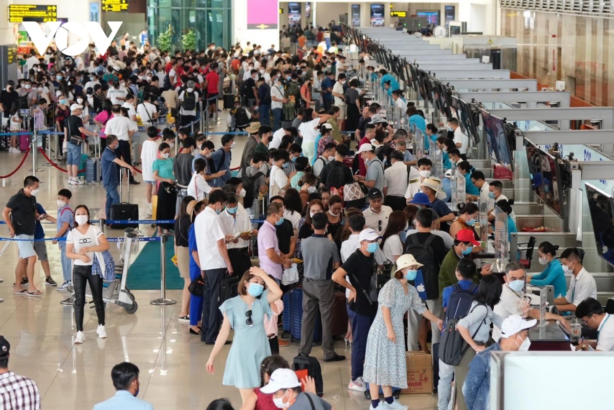 airports serve nearly 45.5 million passengers over five-month period picture 1