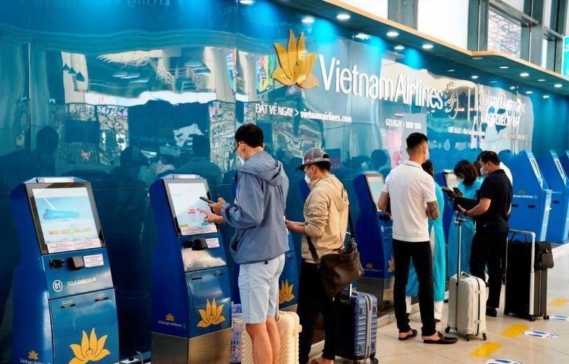 vietnam airlines launches online check-in service at mumbai airport picture 1