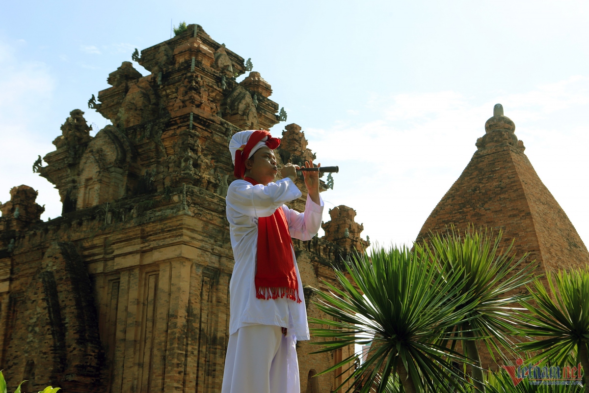 thousands attend ponagar temple festival picture 10