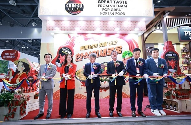 vietnamese firms participate in biggest food exhibition in rok picture 1