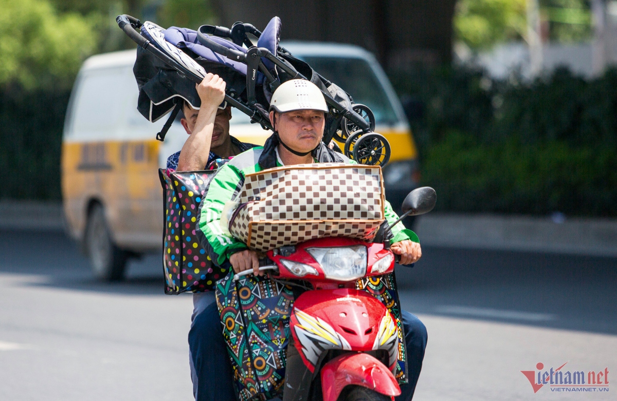 hanoians seek measures to cope amid record heat wave picture 5