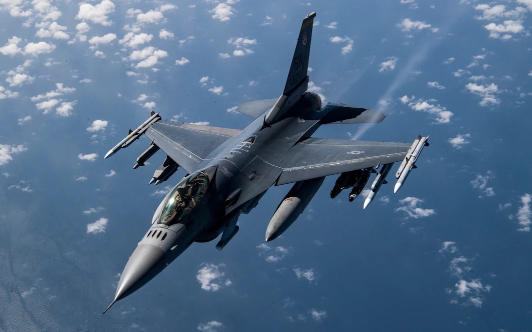Máy bay tiêm kích F-16 gửi tới Ukraine: Hiệu quả hay lãng phí thời ...