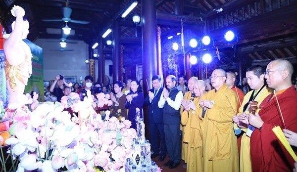 un day of vesak celebrated in hanoi picture 1