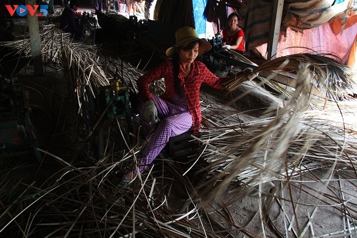 ancient weaving village in ho chi minh city picture 4