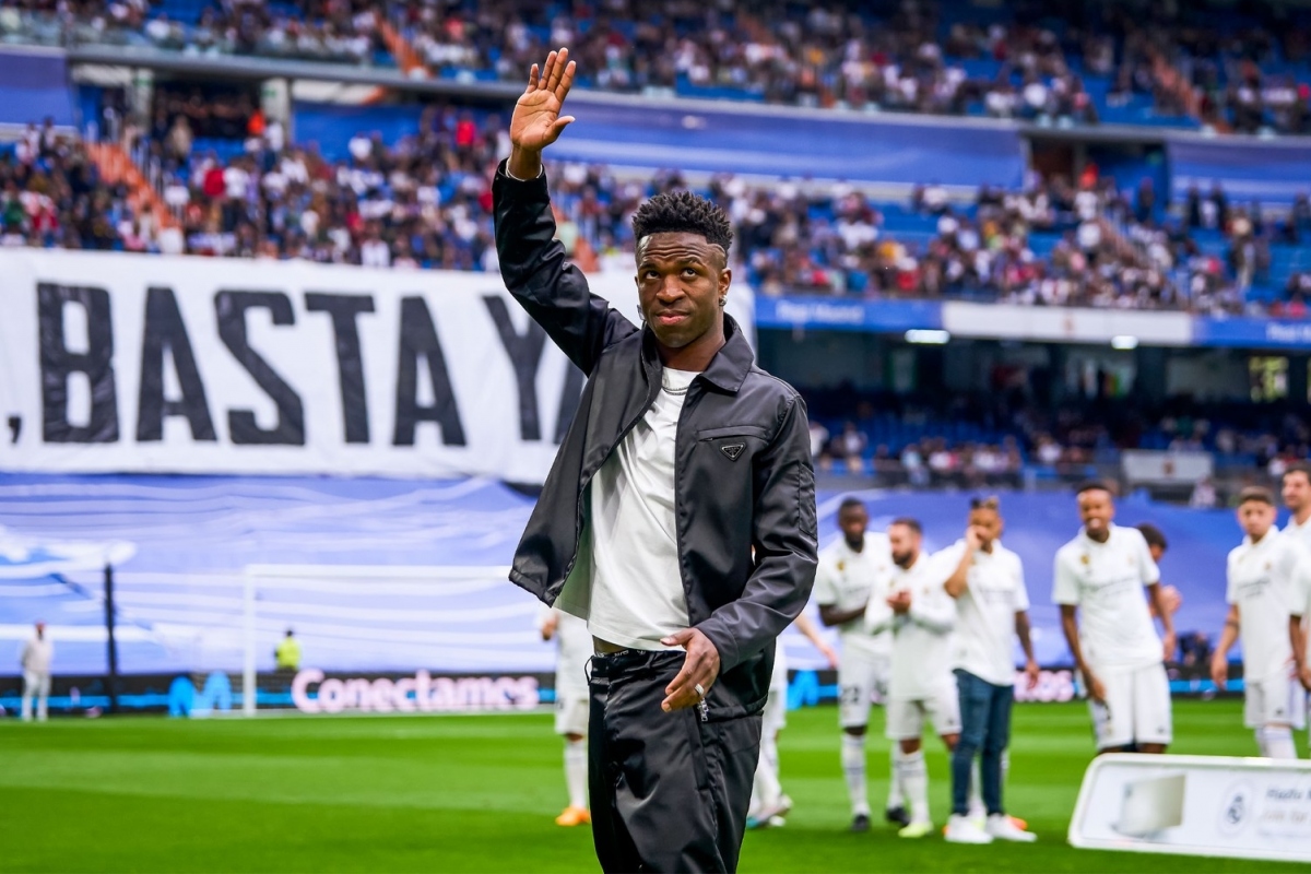 Cầu thủ Real Madrid mặc áo số 20, ủng hộ Vinicius trước nạn phân biệt chủng  tộc