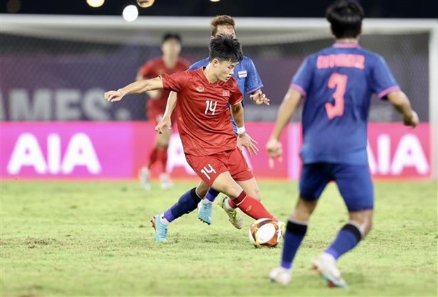 u22 vietnam draw 1-1 with thailand in group b s final match at sea games 32 picture 1