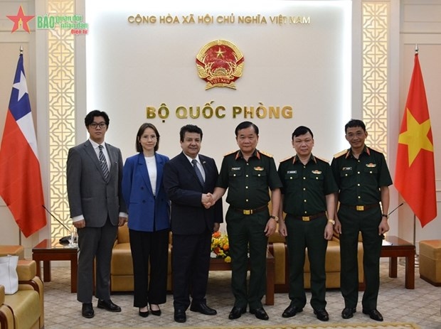 vietnam treasures comprehensive partnership with chile officer picture 1