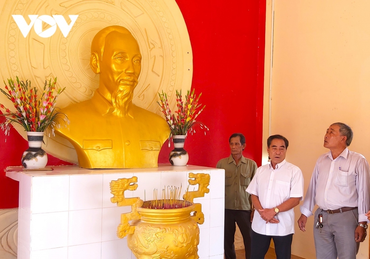 president ho chi minh temples in mekong delta region picture 4
