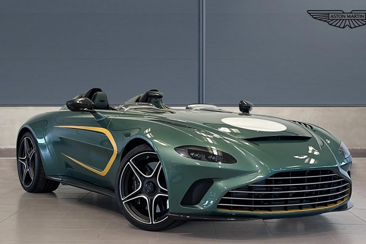 Ảnh chi tiết siêu xe độc lạ Aston Martin V12 Speedste có giá hơn 1,2 triệu USD