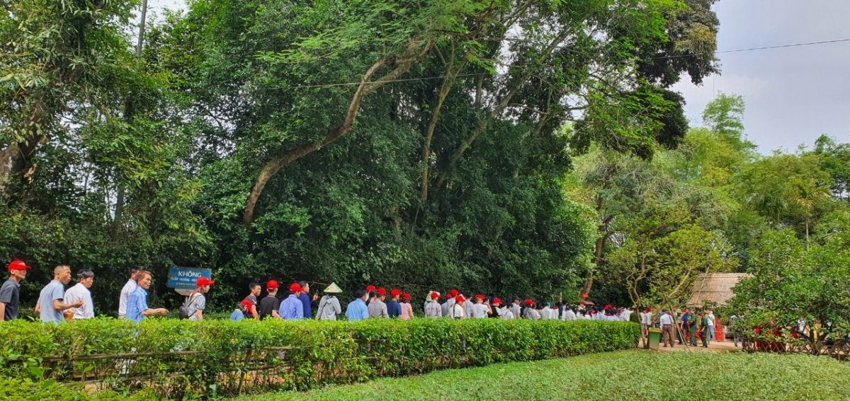 Tháng 5 quê Bác toả ngát hương sen