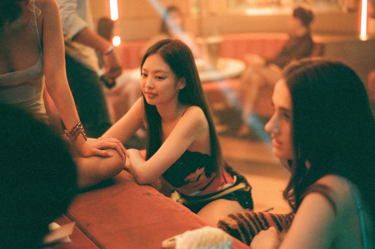 Jennie táo bạo diễn xuất trong "The Idol": Nước cờ đúng hay sai lầm?