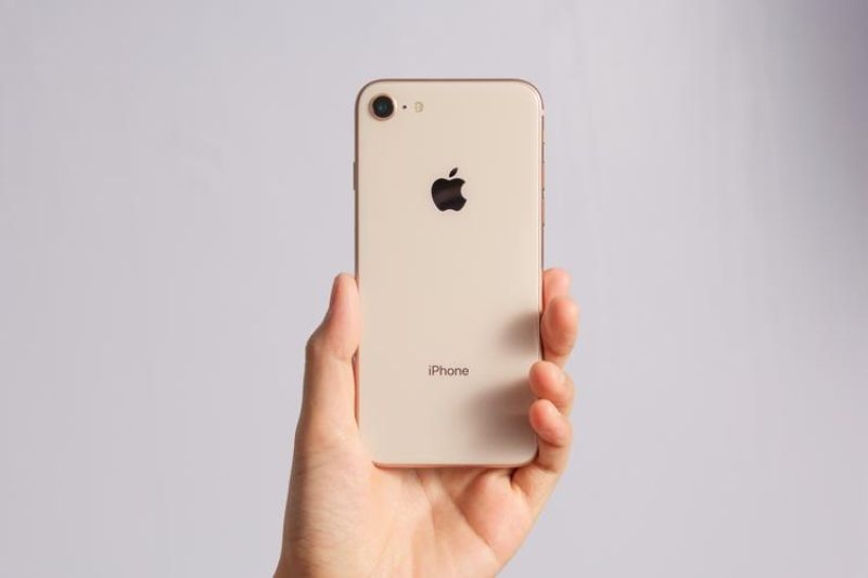 Đánh giá điện thoại iPhone 8 Plus: mặt lưng kính, màn hình sắc nét, camera  kép 12MP