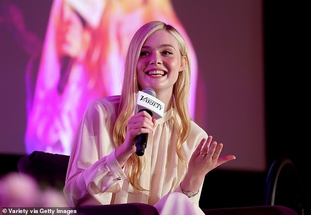 elle fanning tiet lo da bo lo mot vai dien dien anh luc 16 tuoi hinh anh 1