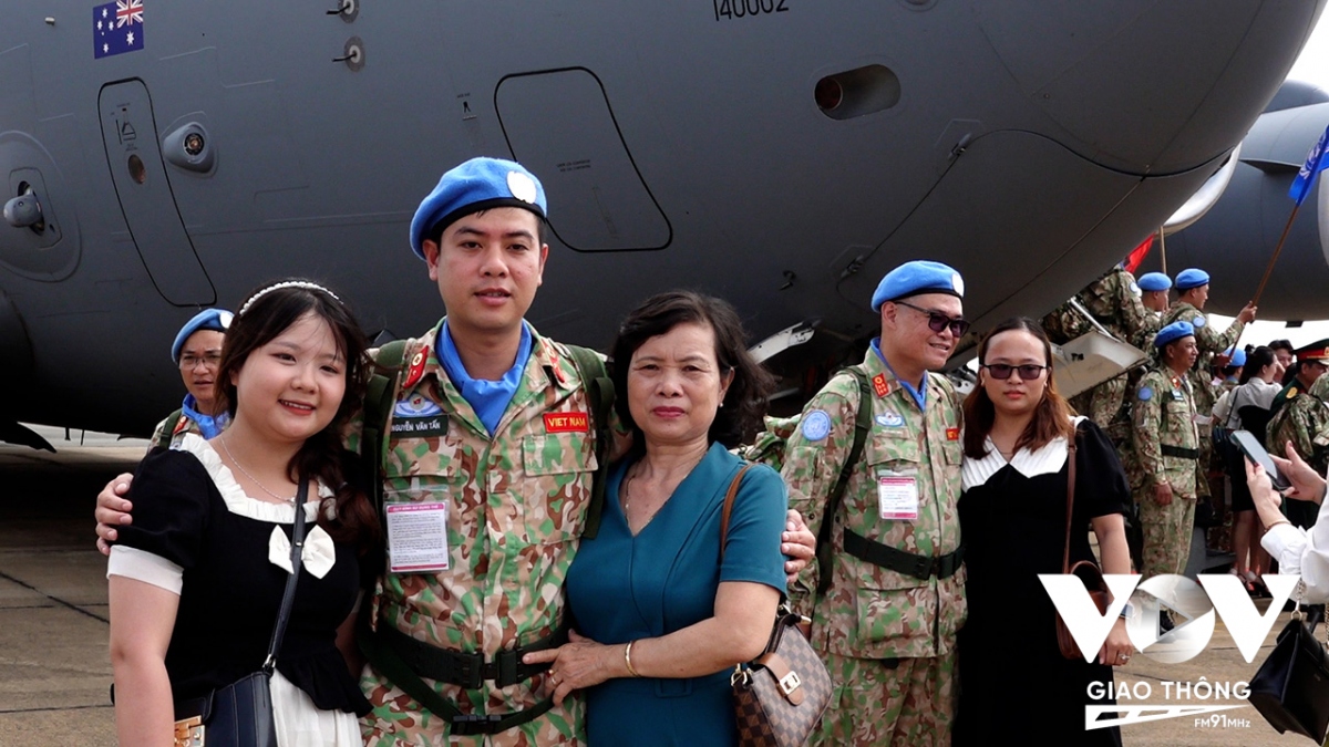 bin rin tien su gia hoa binh len duong lam nhiem vu quoc te hinh anh 6