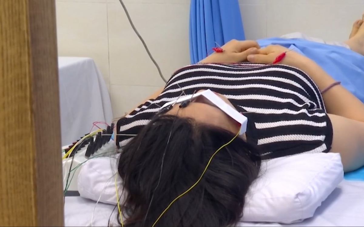 Dùng điều hòa không đúng cách, nhiều người bị liệt dây thần kinh
