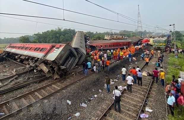 vietnamese leaders send condolences to india over deadly train crash picture 1