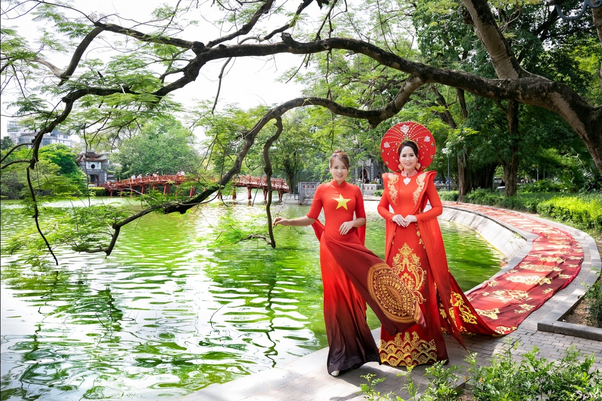 vietnamese ao dai sets guinness vietnam record picture 1