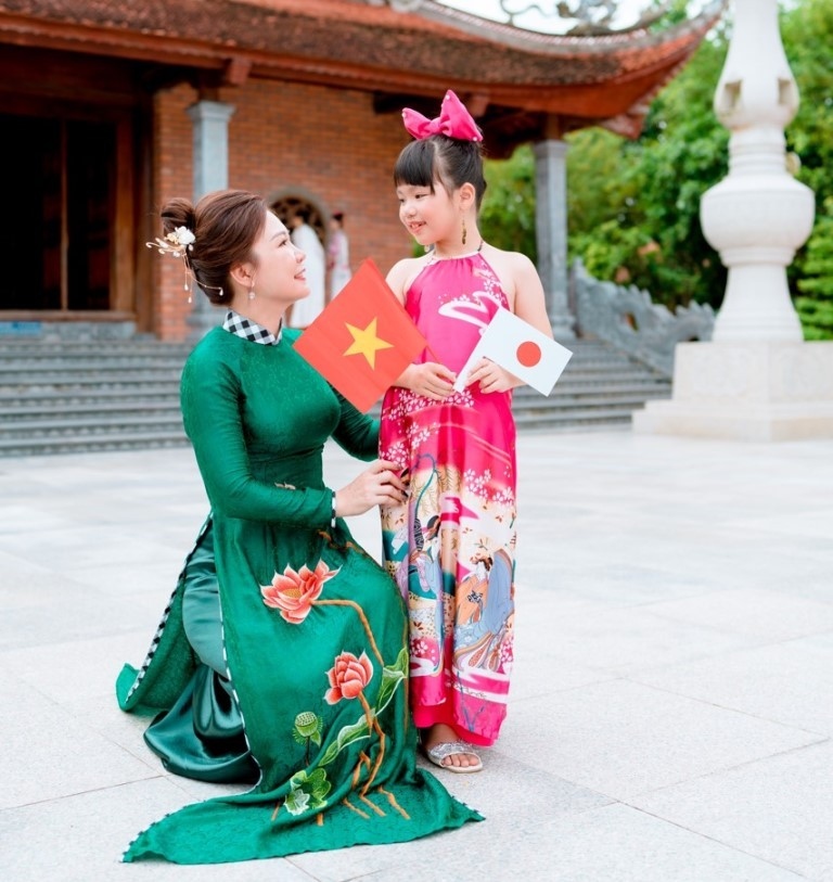 ao dai collection features vietnam-japan culture picture 4