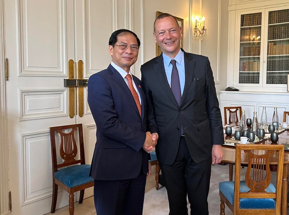 bộ trưởng ngoại giao bùi thanh sơn gặp gỡ quan chức pháp, eu và canada hình ảnh 1 bo truong ngoai giao bui thanh son gap go quan chuc phap, eu va canada hinh anh 1