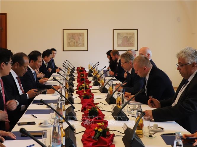 vietnam and czech republic to work towards new relationship framework picture 1