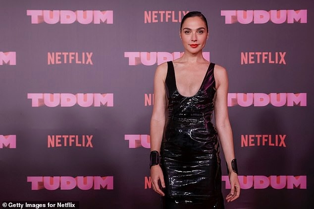 Gal Gadot shows off her stunning beauty at the Heart of Stone premiere photo 3