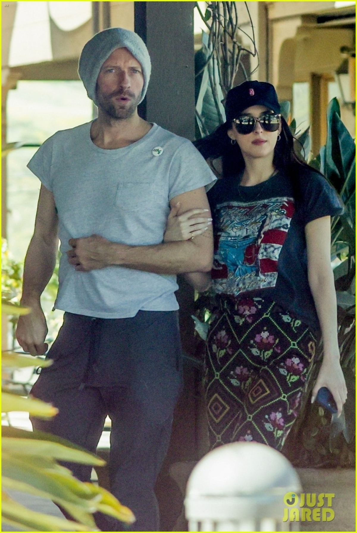 my nhan 50 sac thai xinh dep ra pho dip cuoi tuan hinh anh 6