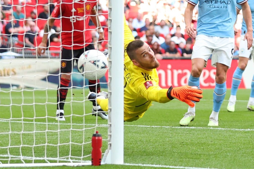 Các huyền thoại của MU đồng loạt chỉ trích De Gea sau trận thua Man City