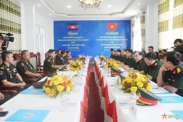 vietnam presents petroleum laboratory equipment to cambodia army picture 1