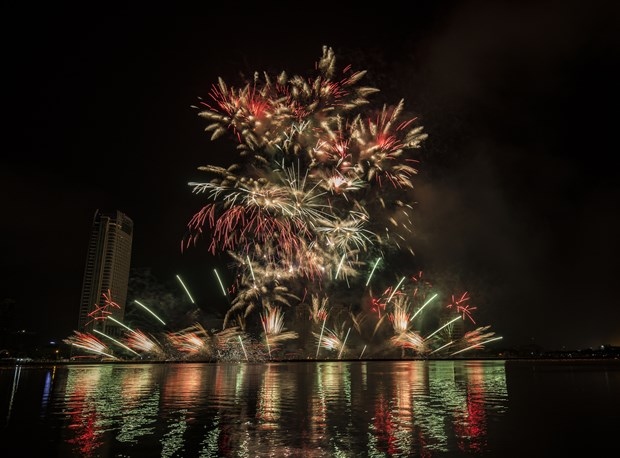 da nang international fireworks festival to activate bustling summer tourism season picture 1