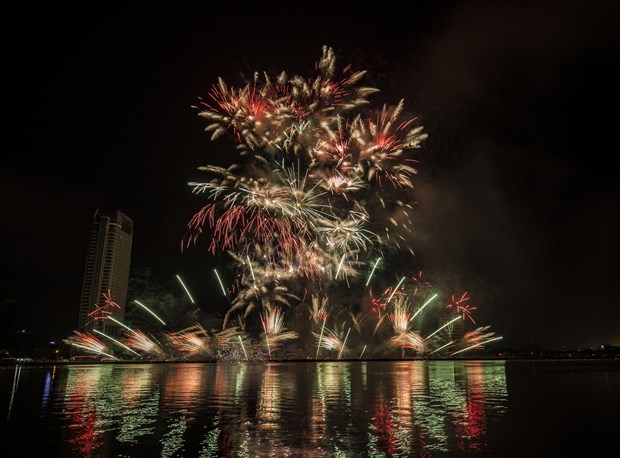 da nang international fireworks festival to activate bustling summer tourism season picture 1 da nang international fireworks festival to activate bustling summer tourism season picture 1