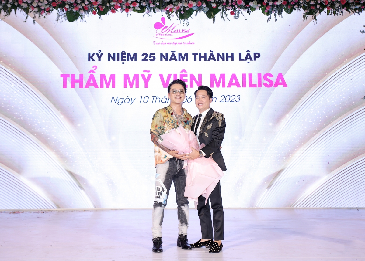 Tuấn Hưng “cháy” hết mình tại đêm tiệc kỷ niệm 25 năm thành lập Mailisa tại Cần Thơ