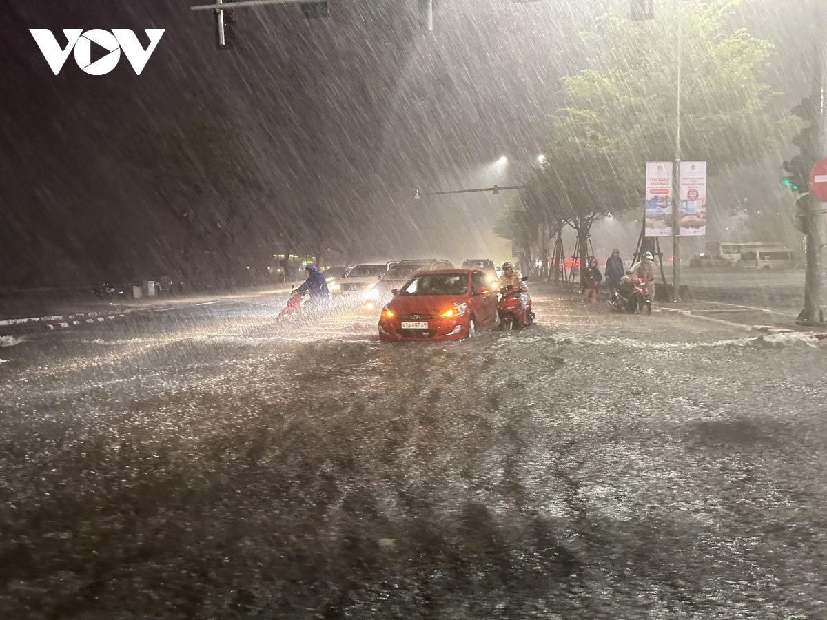 heavy rain helps relax vietnam power cuts picture 1 heavy rain helps relax vietnam power cuts picture 1