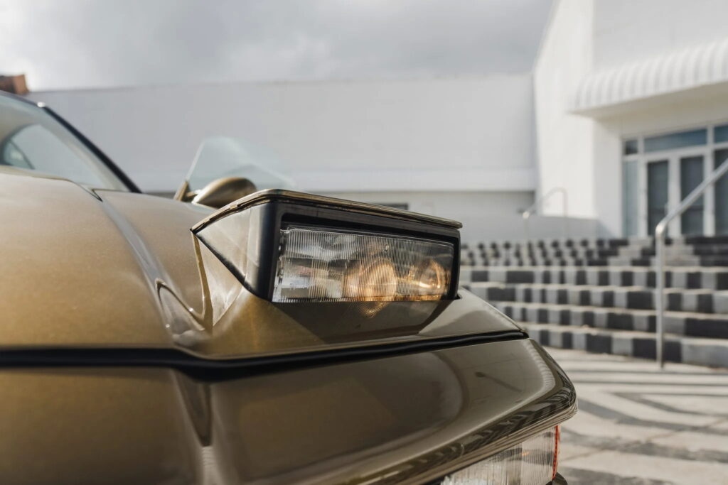 Chiêm ngưỡng một số hình ảnh khác của chiếc BMW 850i được tân trang lại bởi Renner Projekts.