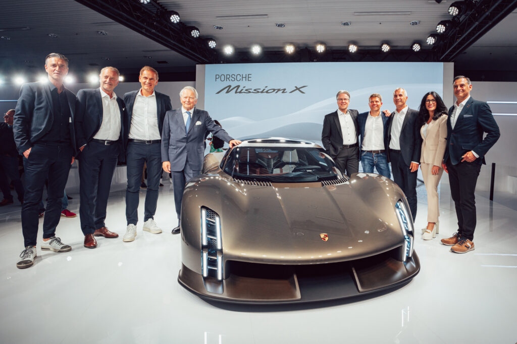 Một số hình ảnh khác của mẫu concept Porsche Mission X.